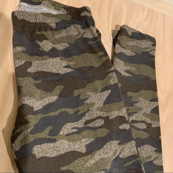 Cute Camo Outfit! - Picture 2 of 4